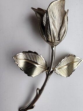 Vintage Style Silver Tone Rose Brooch Floral Pin Designer Inspired.